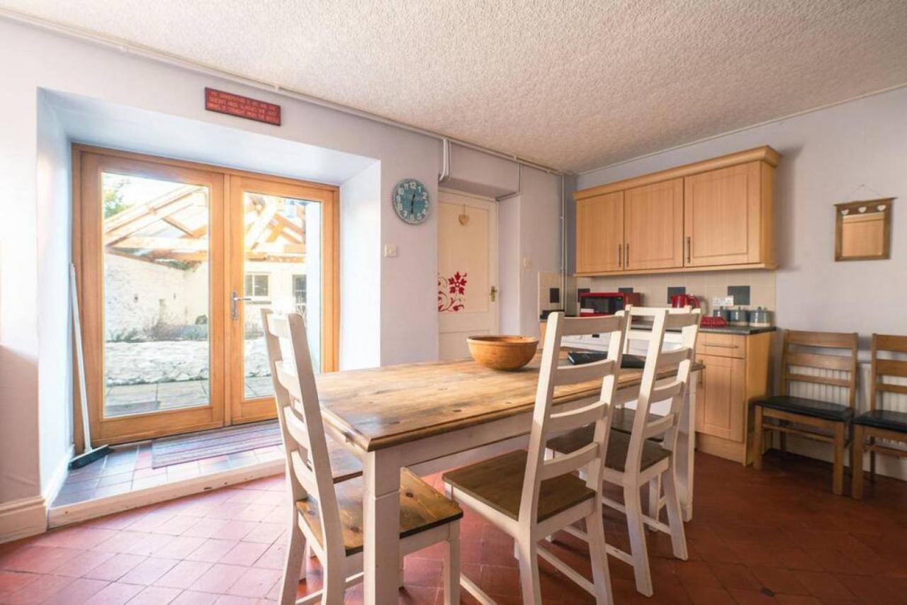 Cosy Welsh Cottage In St Davids Centre With Garden Buitenkant foto