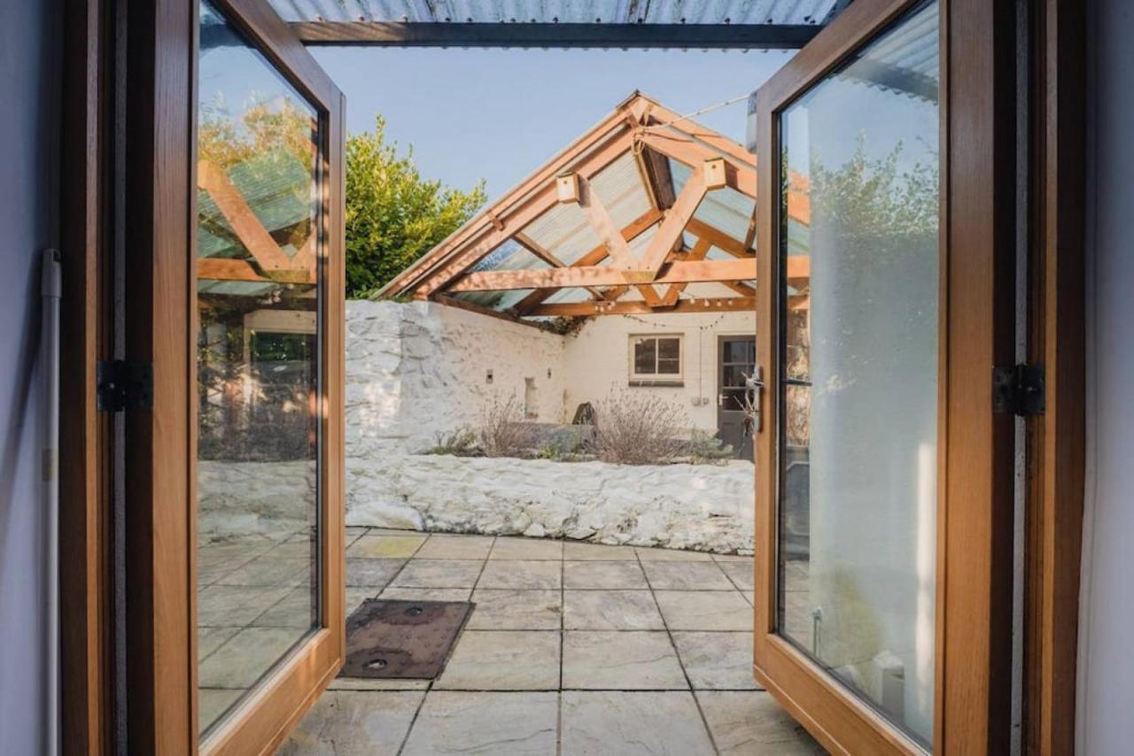 Cosy Welsh Cottage In St Davids Centre With Garden Buitenkant foto