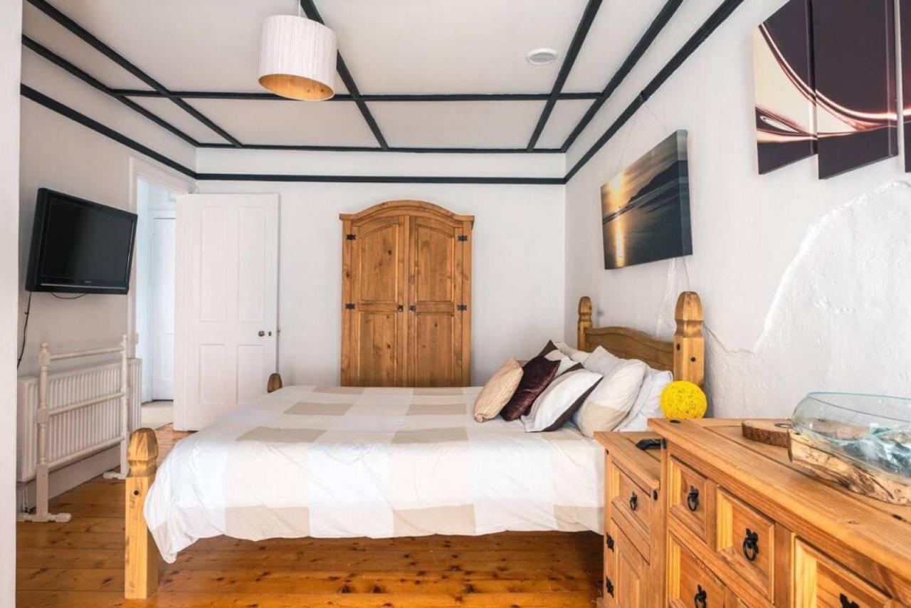 Cosy Welsh Cottage In St Davids Centre With Garden Buitenkant foto