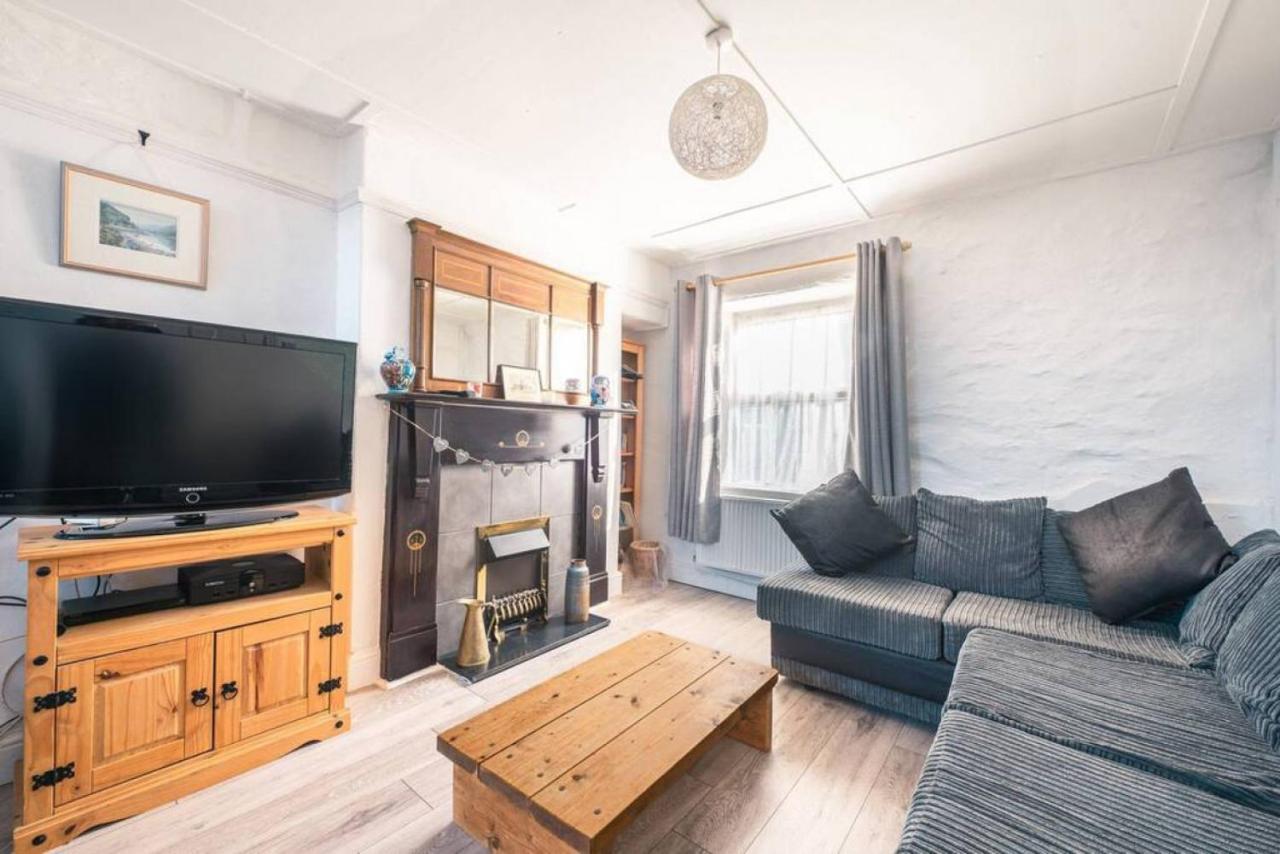 Cosy Welsh Cottage In St Davids Centre With Garden Buitenkant foto