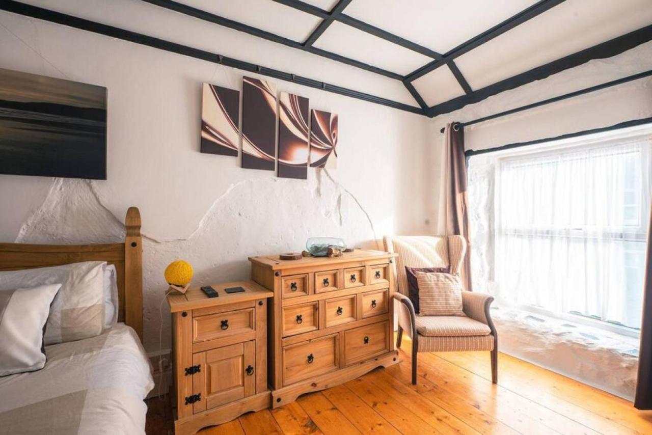 Cosy Welsh Cottage In St Davids Centre With Garden Buitenkant foto