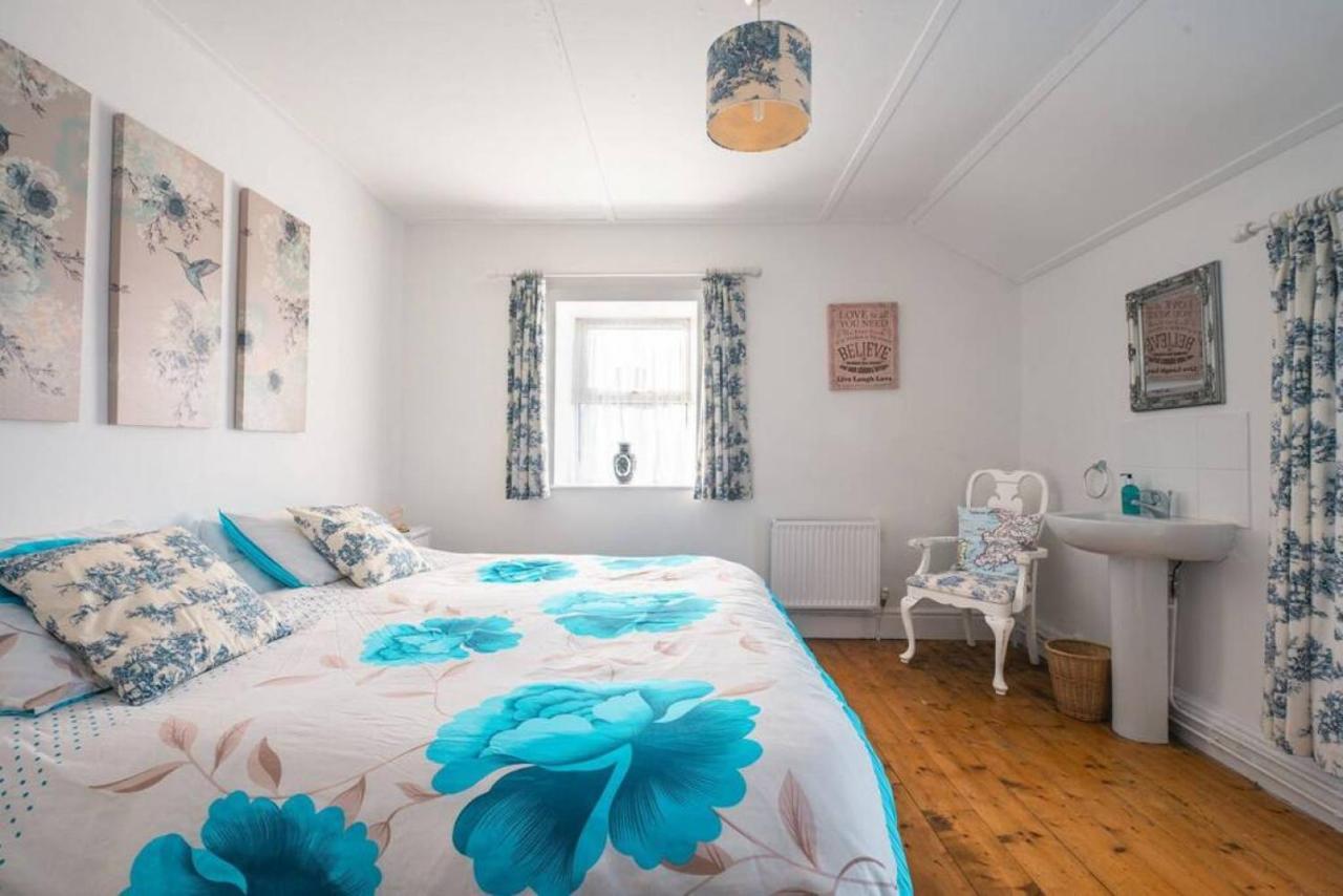 Cosy Welsh Cottage In St Davids Centre With Garden Buitenkant foto